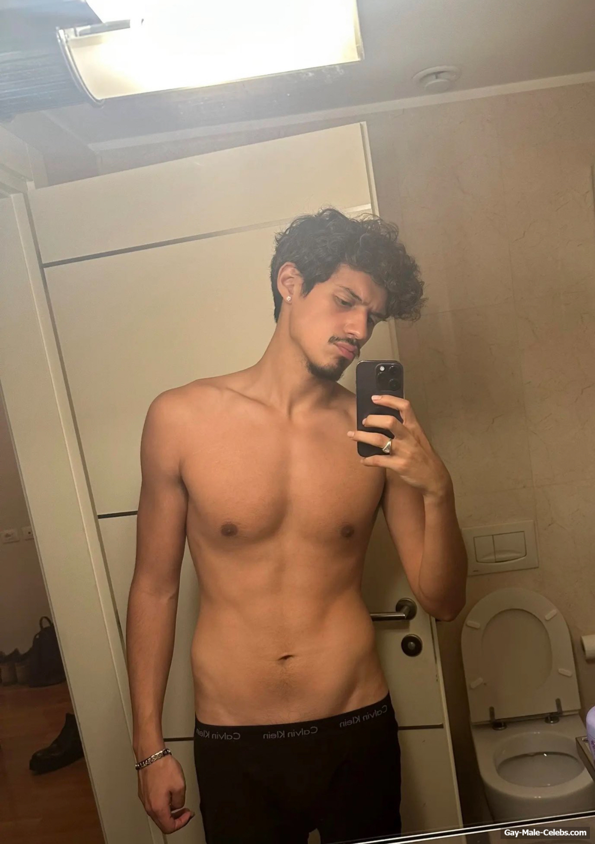 Omar Apollo Nude Torso And Big Bulge Selfies