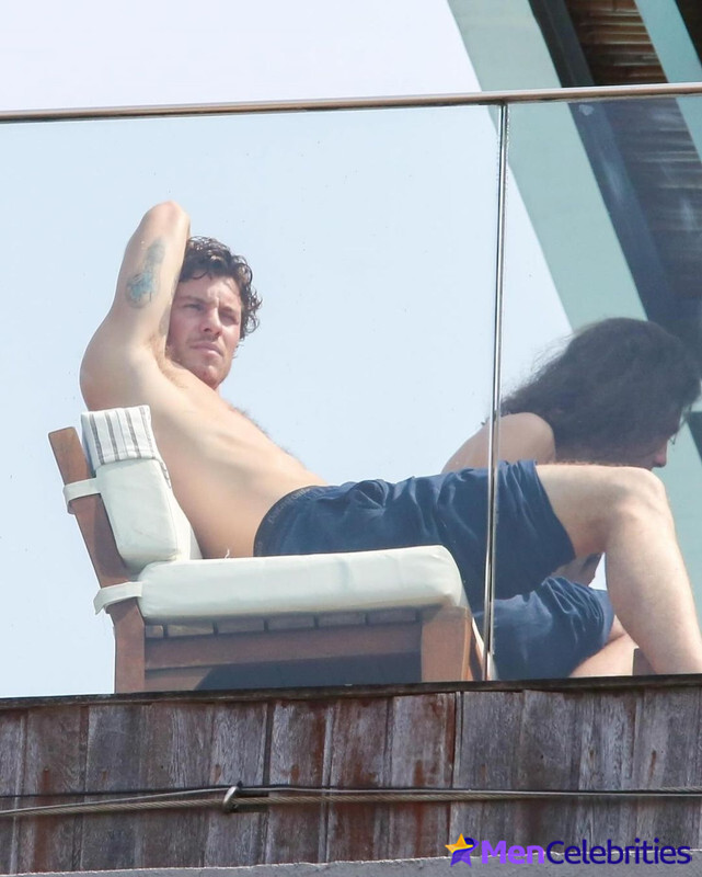 Shawn Mendes Relaxing Shirtless &amp; Bulge Dick in Rio