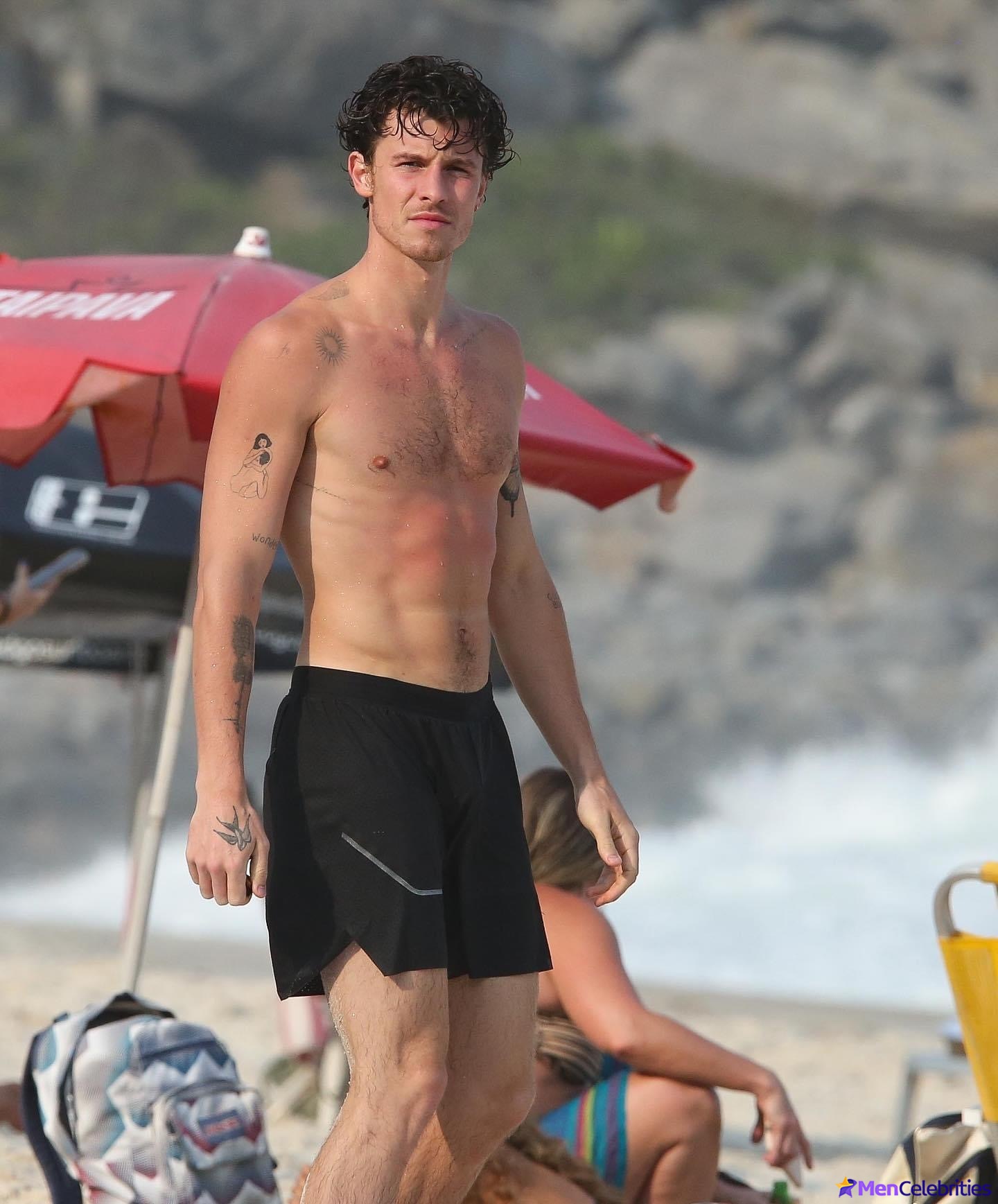 Shawn Mendes Relaxing Shirtless &amp; Bulge Dick in Rio