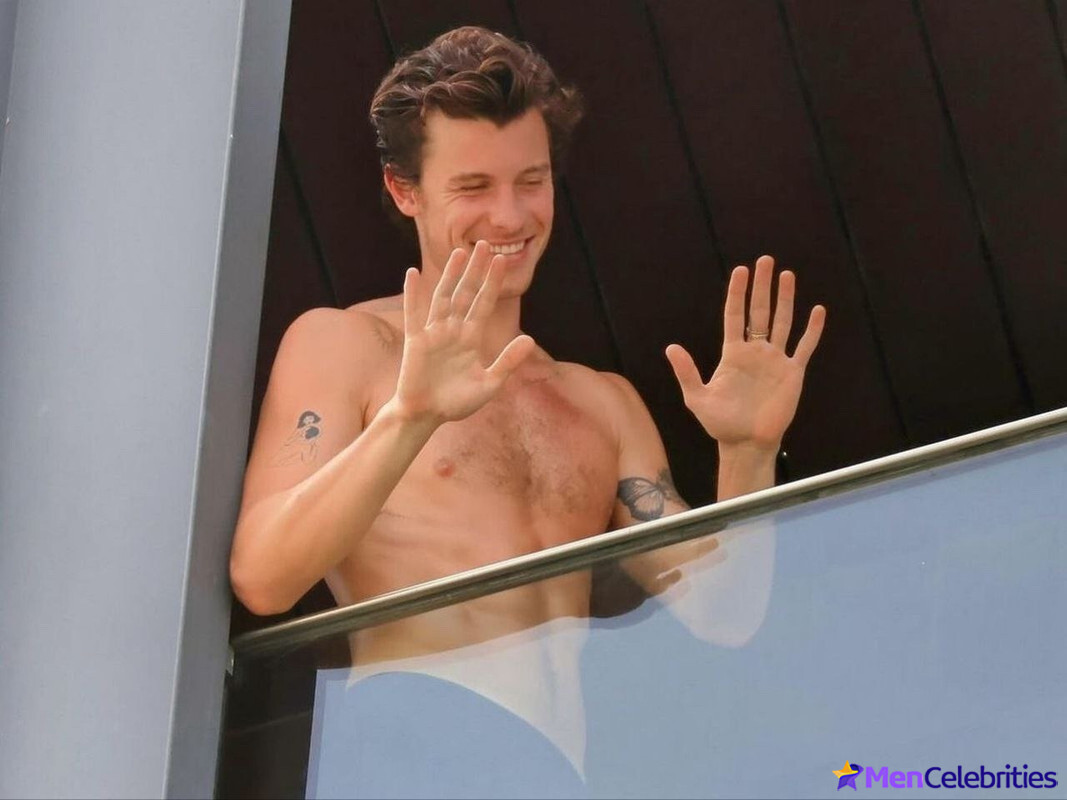 Shawn Mendes Relaxing Shirtless &amp; Bulge Dick in Rio