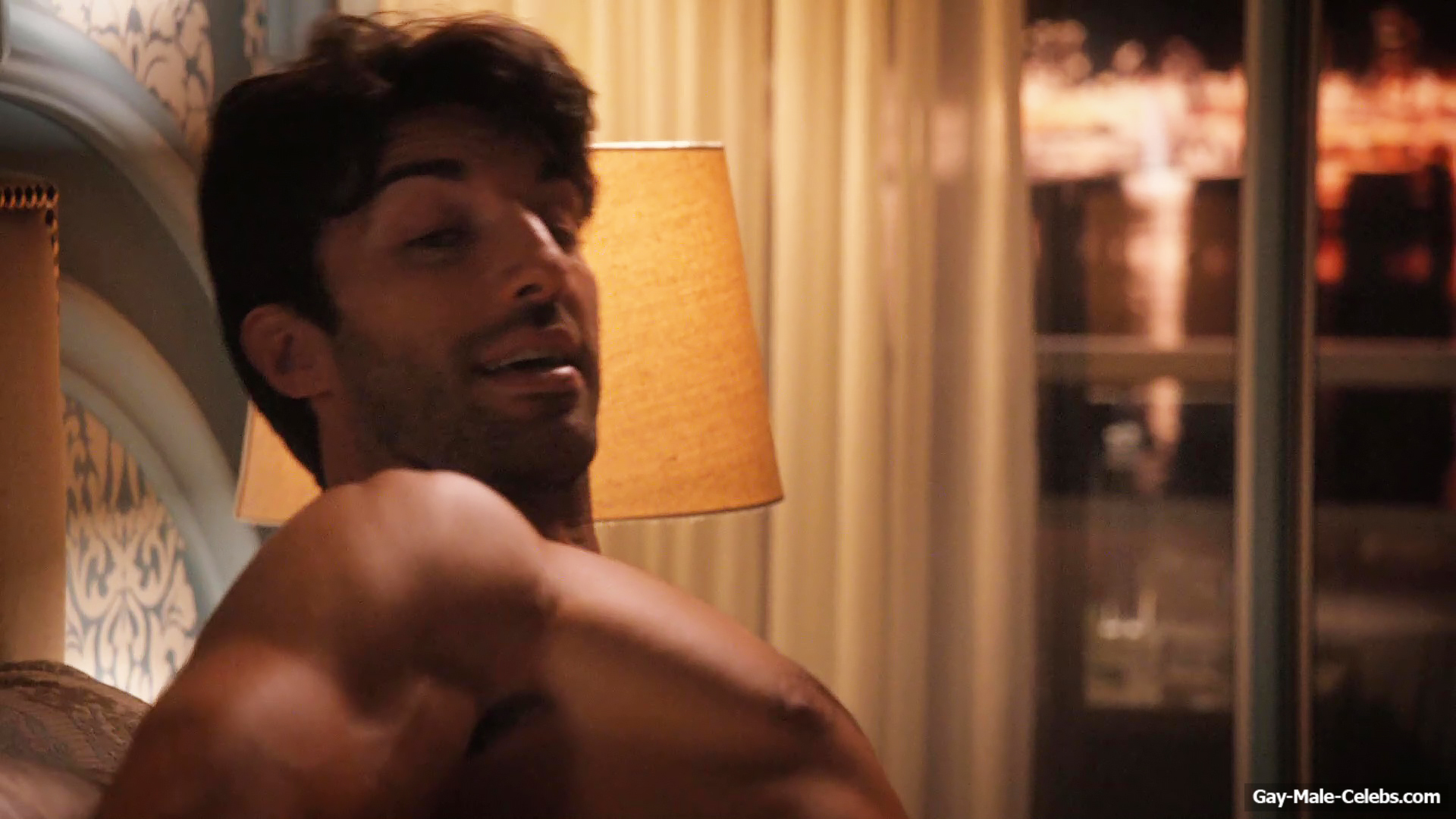 Justin Baldoni Nude Torso &amp; Underwear Scenes in It Ends with Us