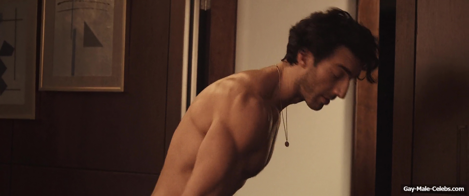 Justin Baldoni Nude Torso &amp; Underwear Scenes in It Ends with Us