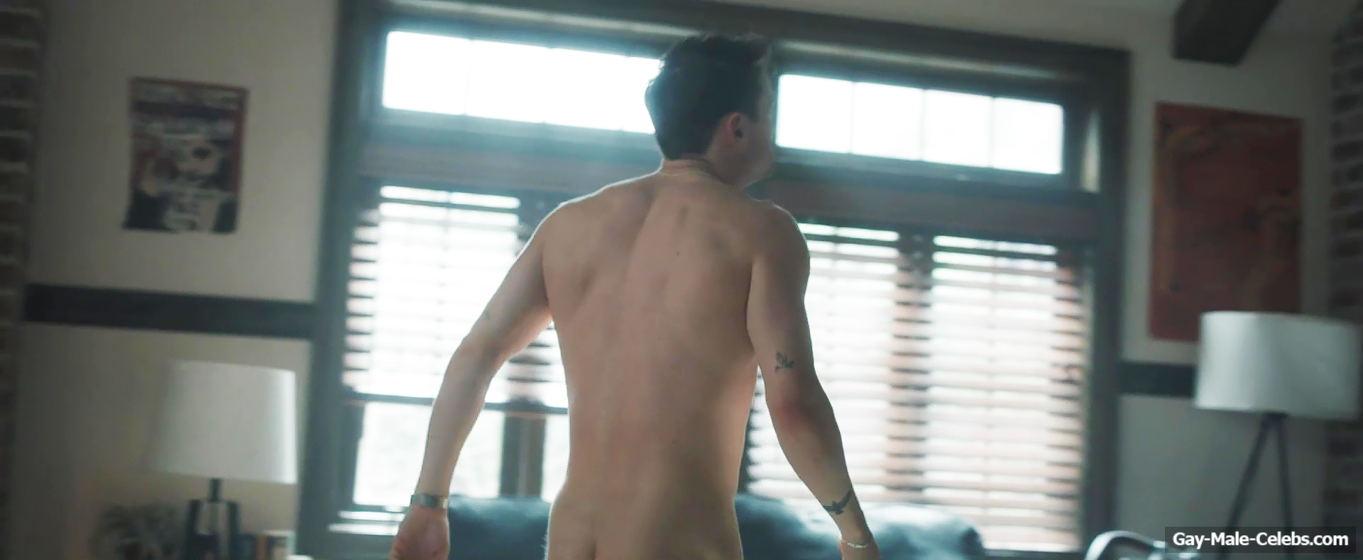 Thomas Doherty Nude And Sexy in Tell Me Lies