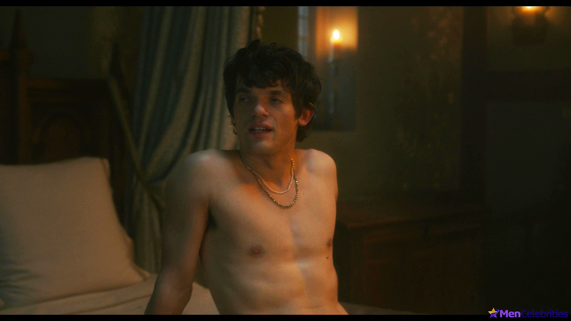 Edward Bluemel sexy