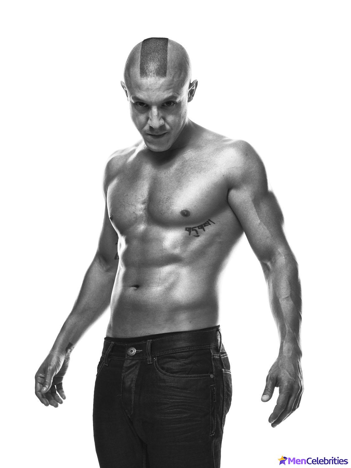 Theo Rossi exposed