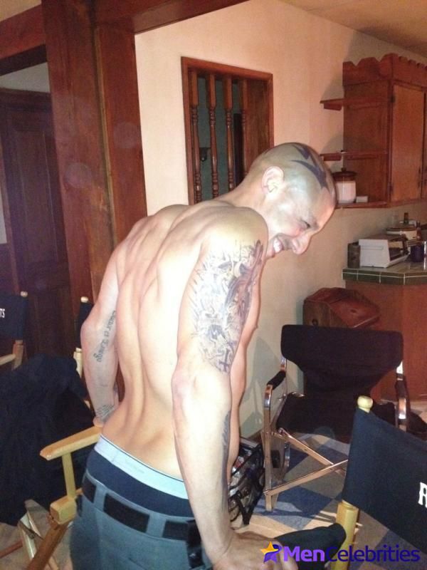 Theo Rossi ass