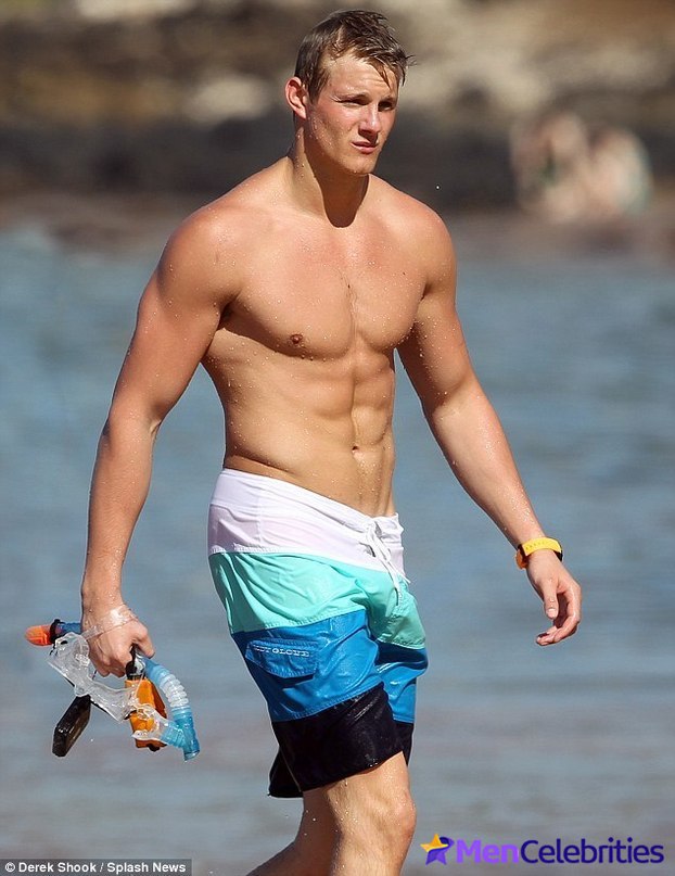 Alexander Ludwig penis shots