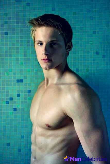 Alexander Ludwig nude penis pics