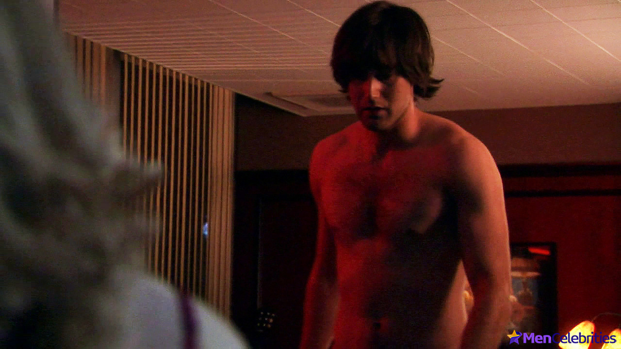 Ryan Eggold frontal nude