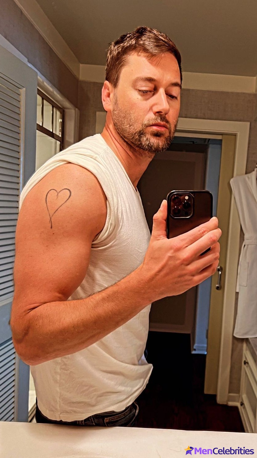 Ryan Eggold sexy selfie