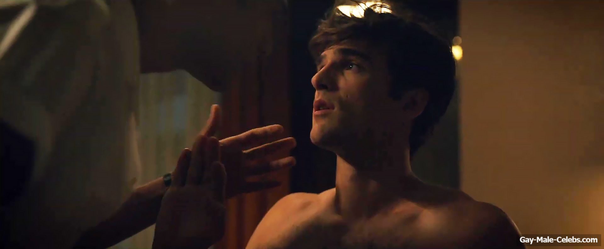 Jacob Elordi Shirtless & Erotic Gay Scenes in On Swift Horses