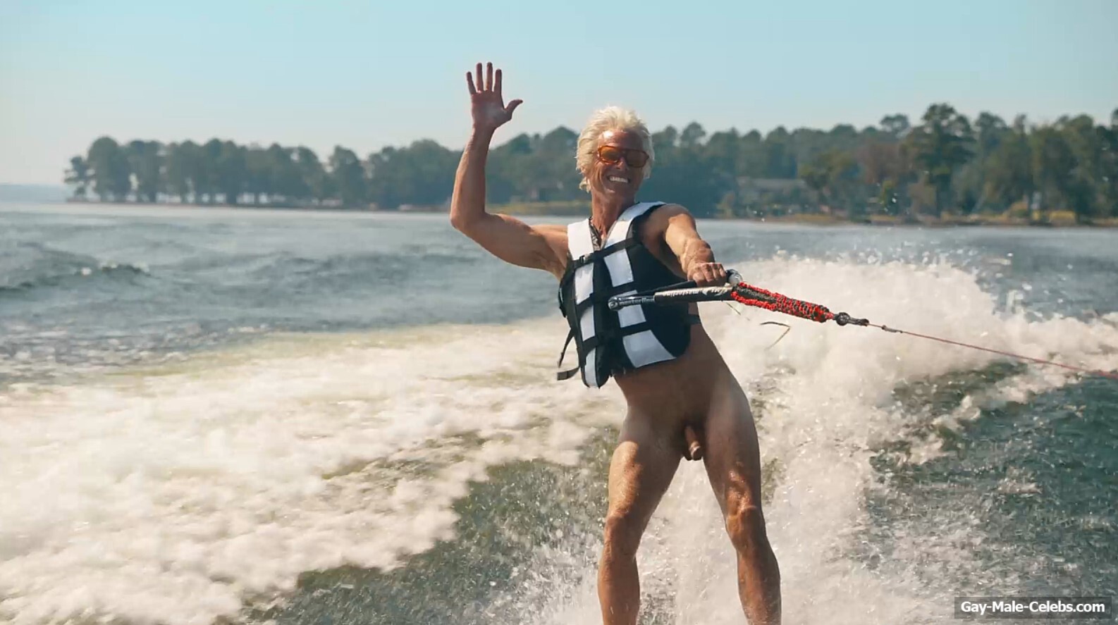 Walton Goggins frontal nude