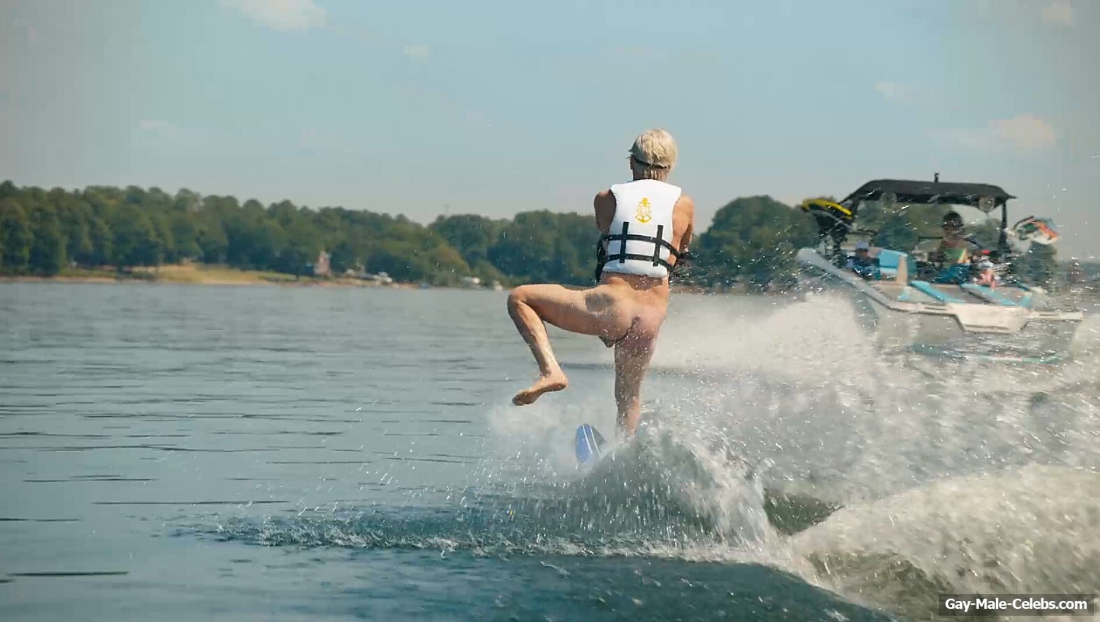 Walton Goggins bare butt