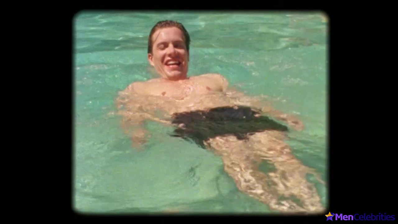 Xavier Samuel shirtless