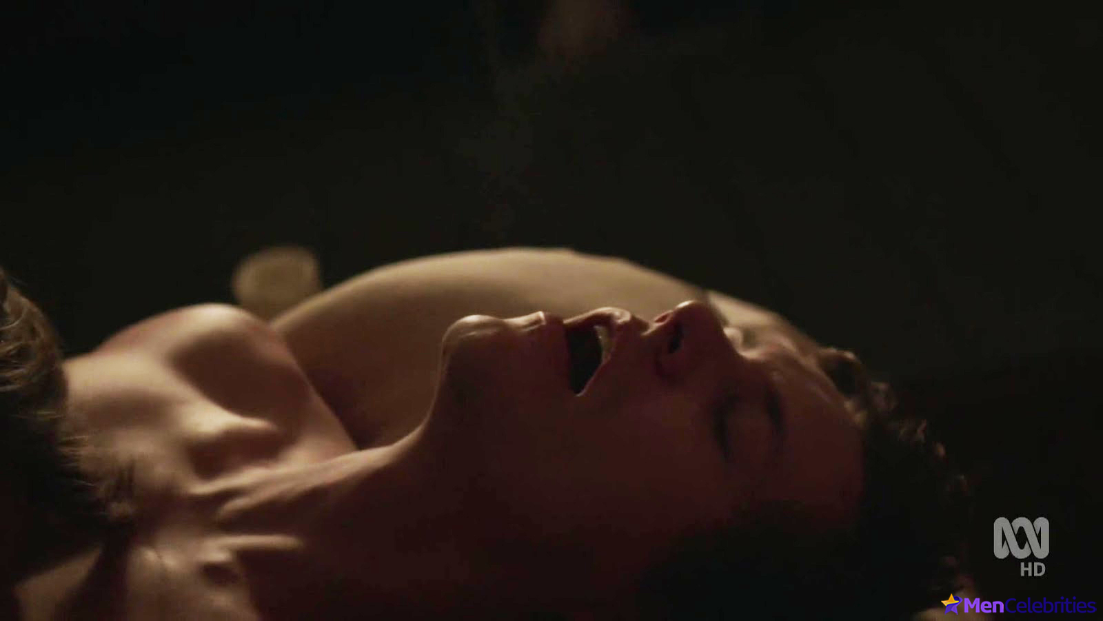 Xavier Samuel nudity