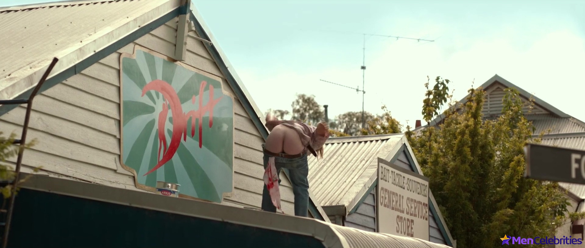 Xavier Samuel bare butt