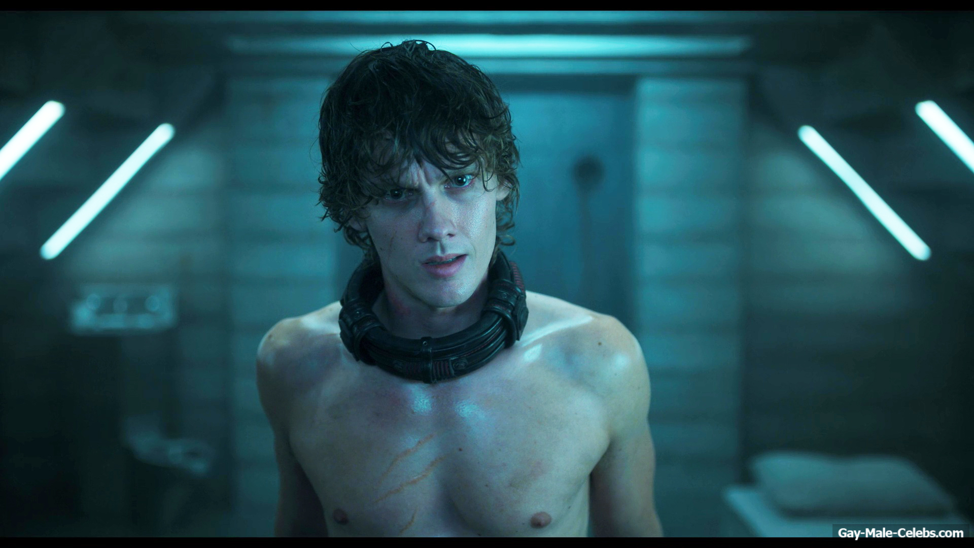 Hunter Doohan shirtless