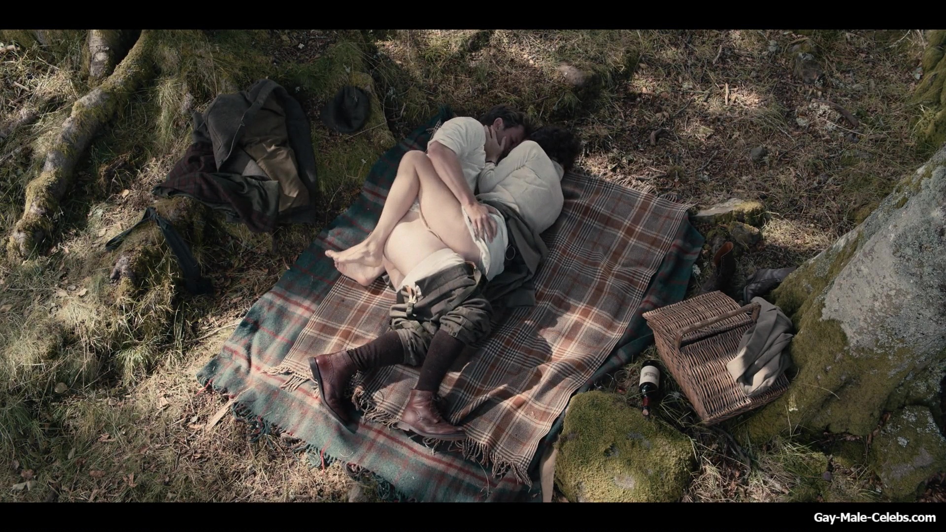 Jeremy Irvine nude sex