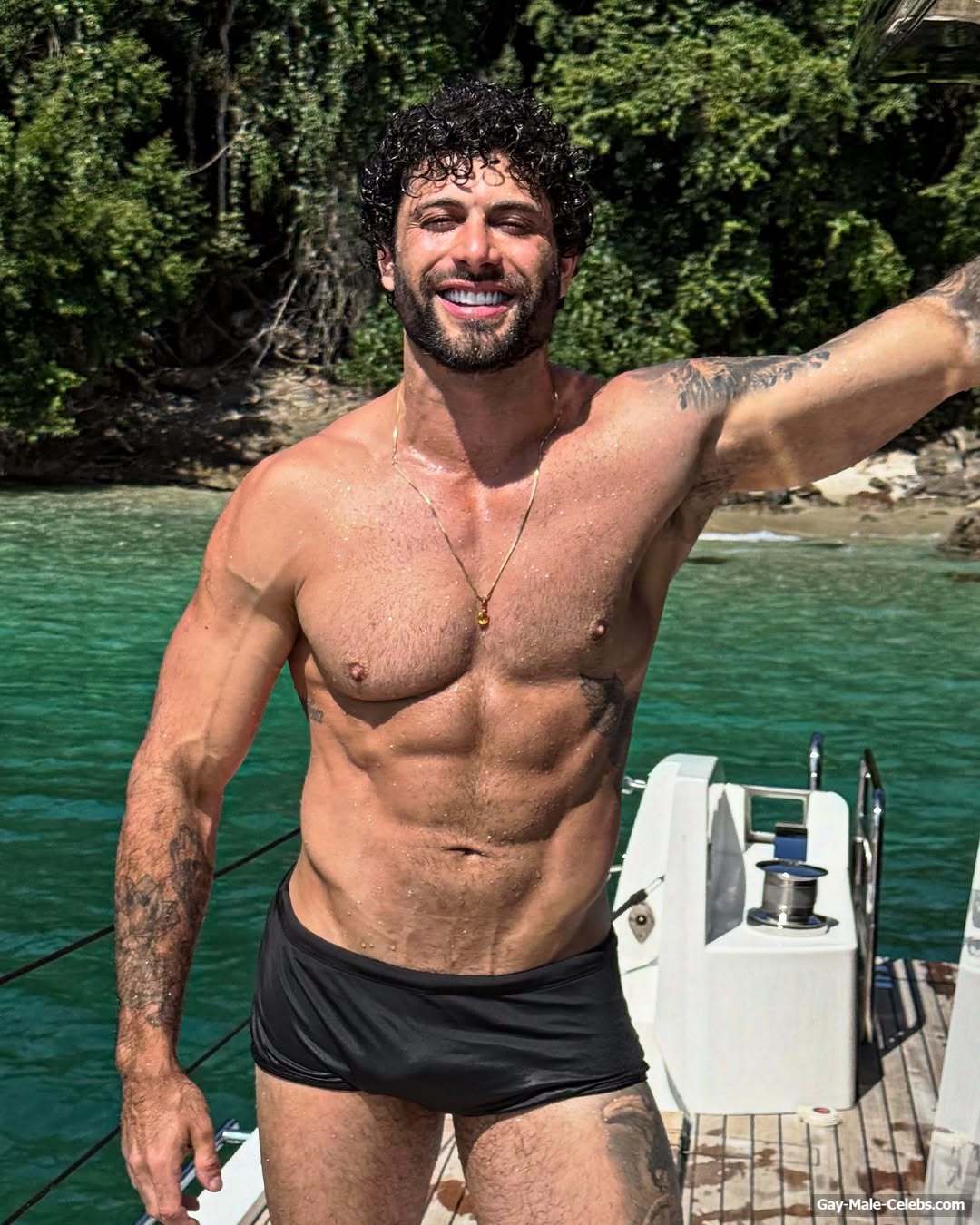 Jesus Luz dick bulge