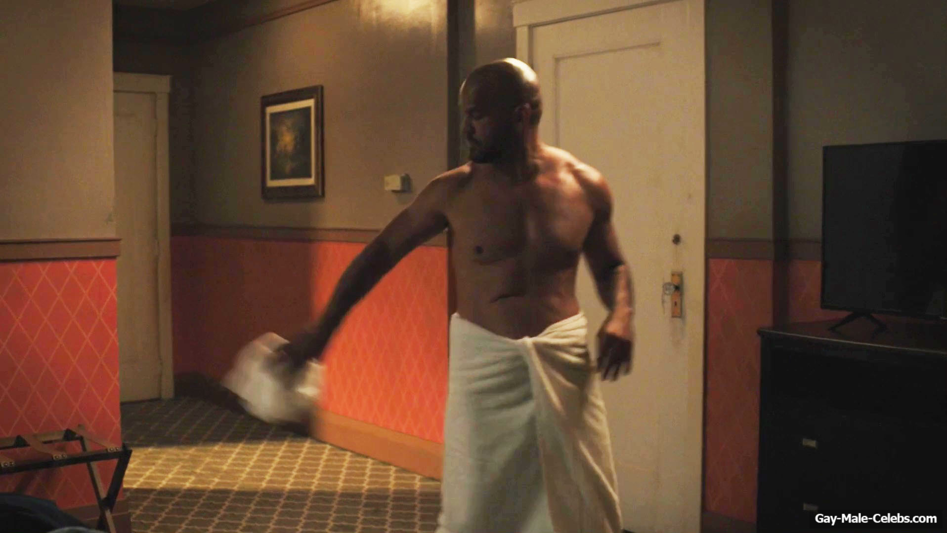 Amaury Nolasco nude in Hightown
