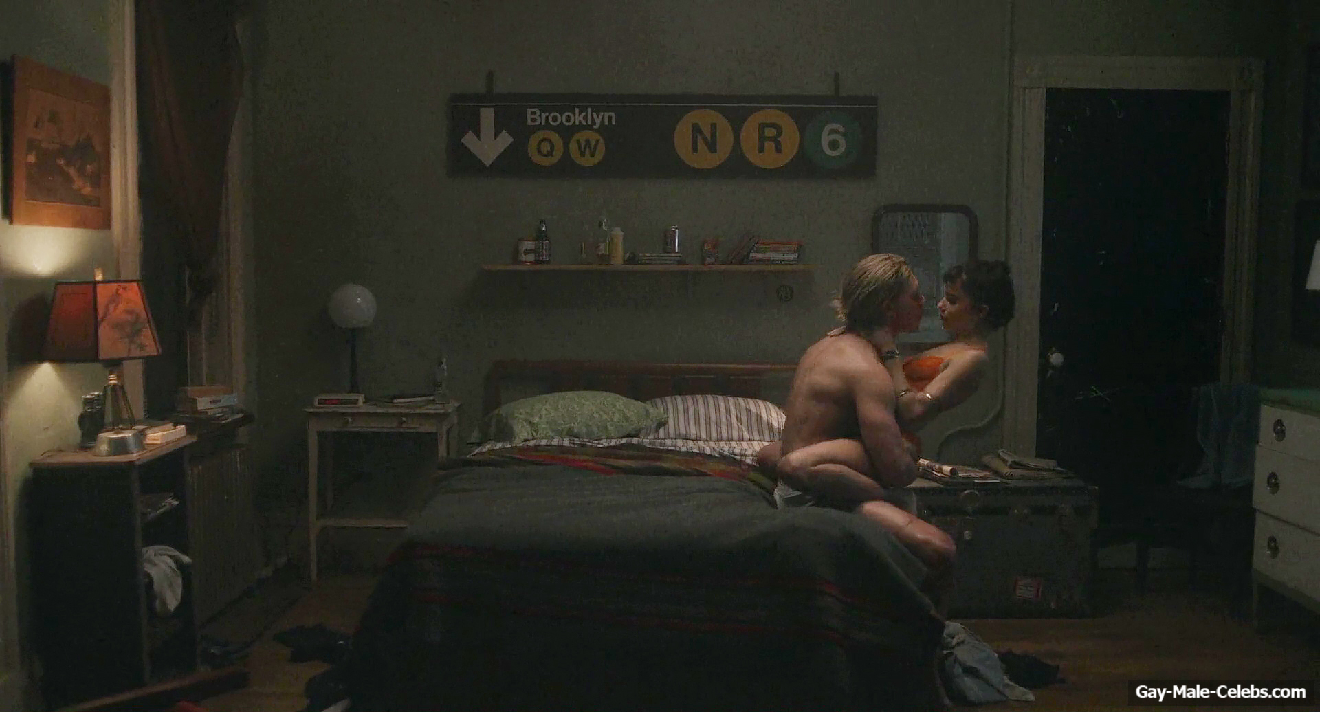 Austin Butler nude in Caught Stealing