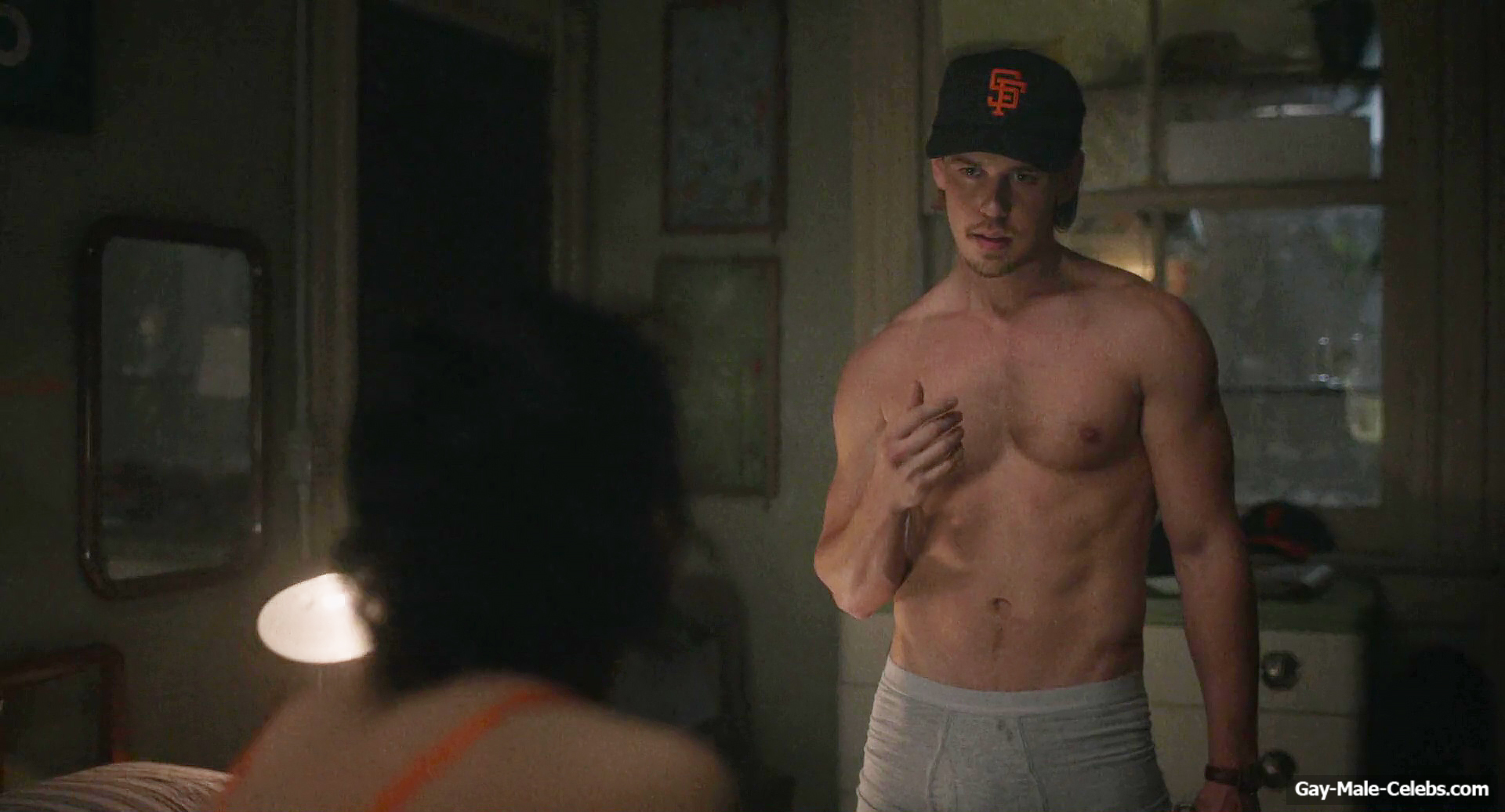 Austin Butler nude in Caught Stealing