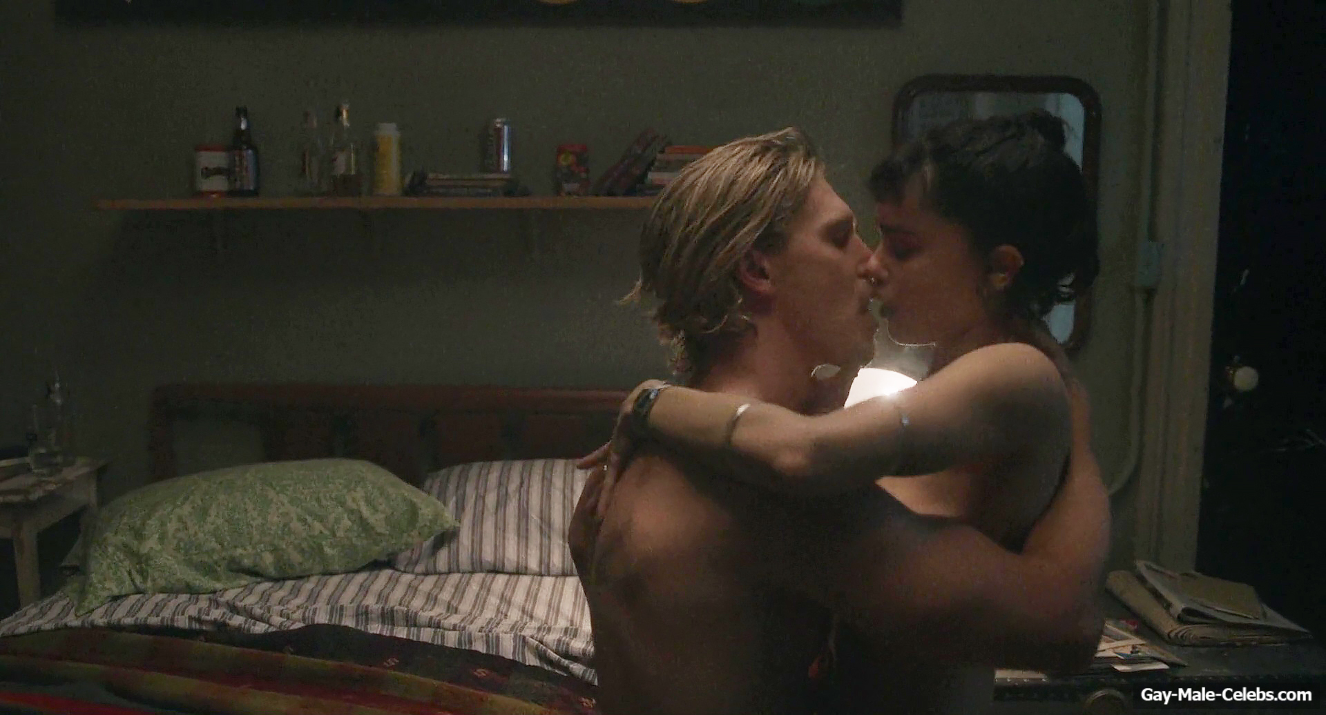 Austin Butler nude in Caught Stealing