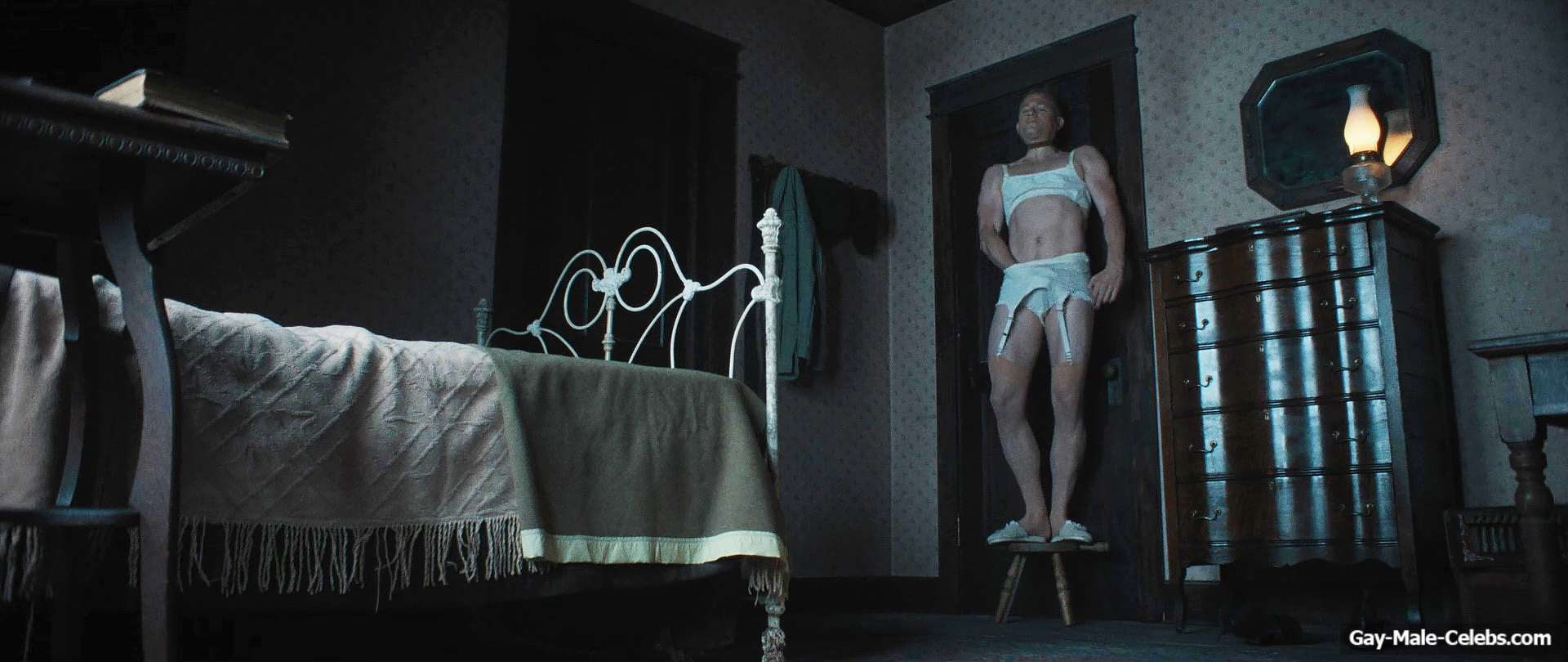 Charlie Hunnam jerk off