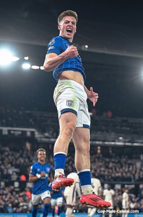 Liam Delap bulge photos