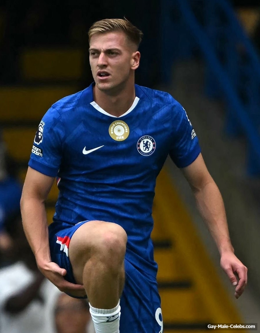 Liam Delap bulge photos