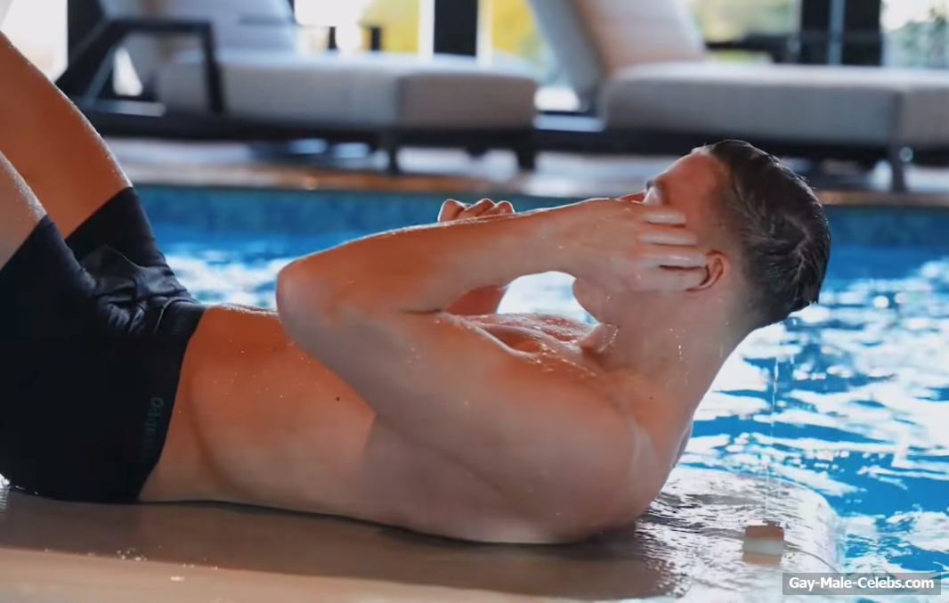 Liam Delap shirtless