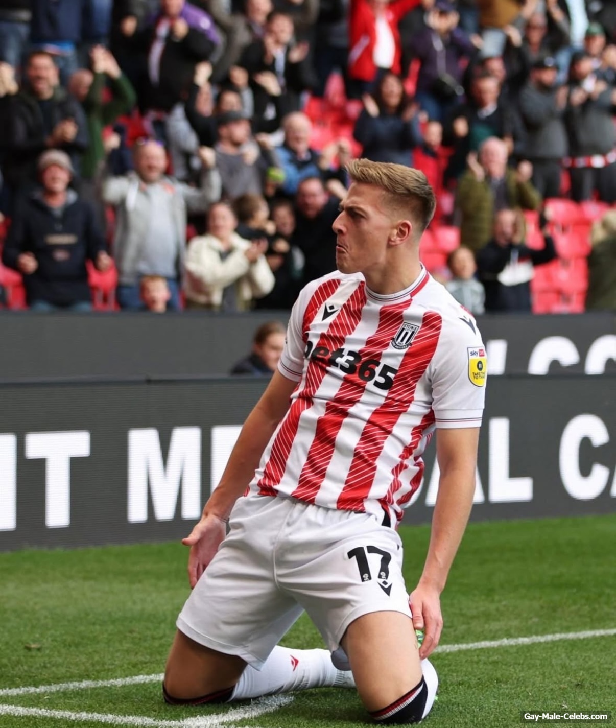 Liam Delap bulge photos