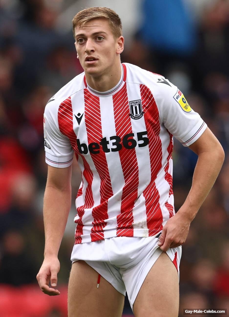 Liam Delap bulge photos