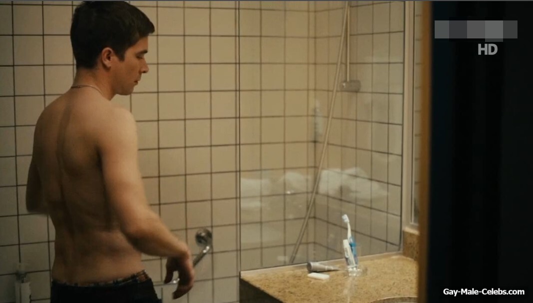 Nico Rogner nude in Looking for Simon