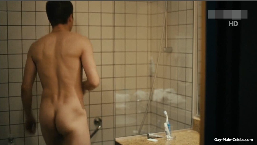 Nico Rogner nude in Looking for Simon