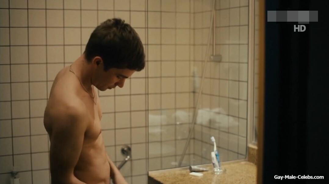 Nico Rogner nude in Looking for Simon