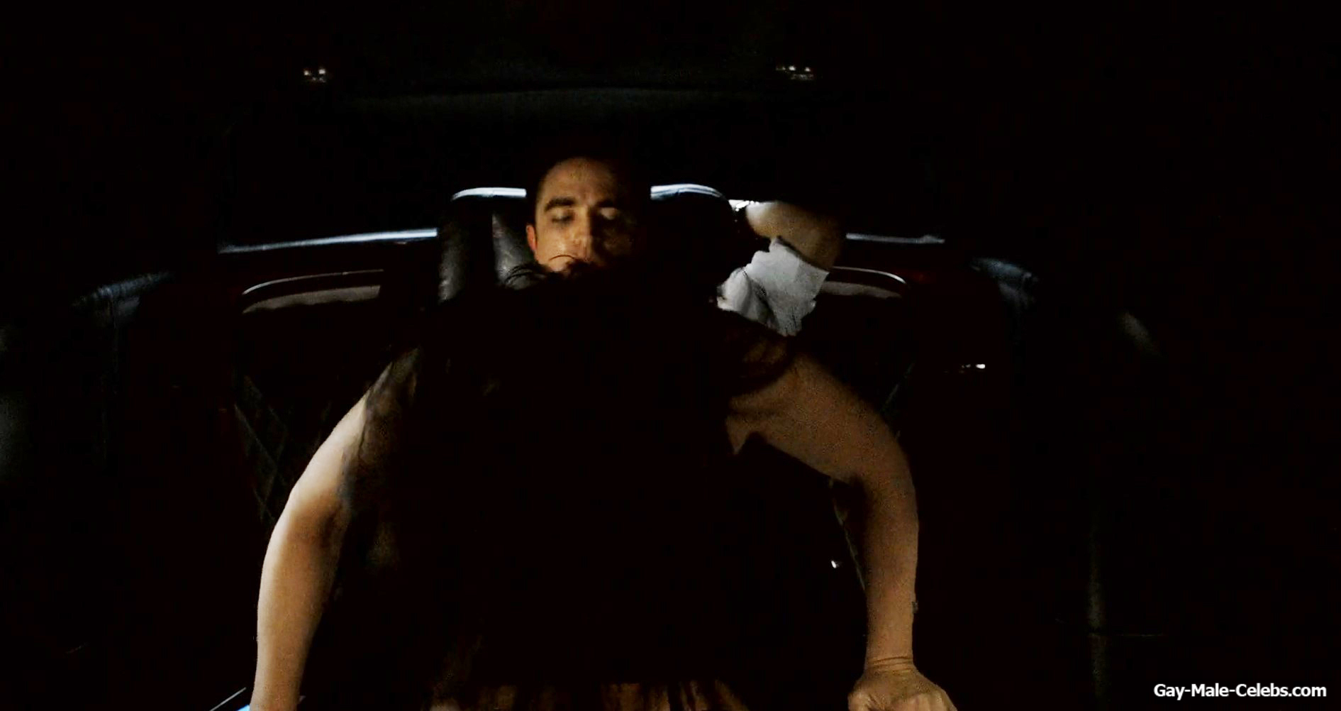 Robert Pattinson sex actions