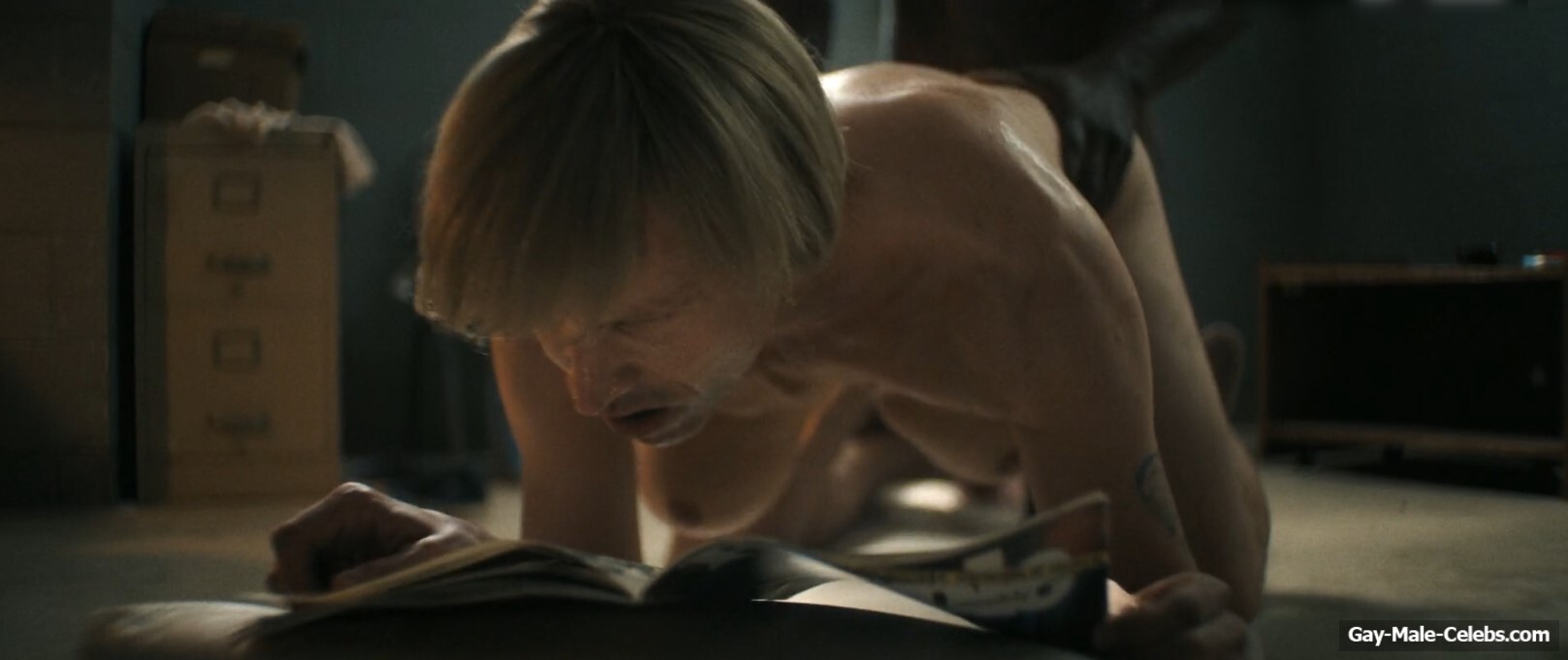 Tobias Jelinek gay sex in Monster