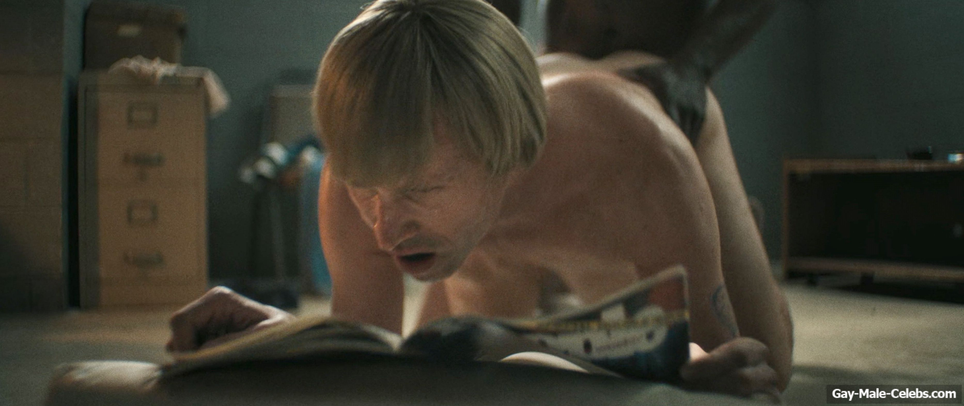 Tobias Jelinek gay sex in Monster