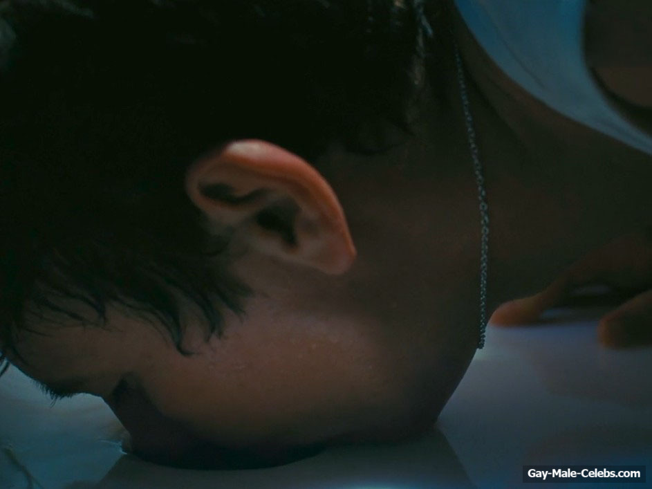 Barry Keoghan nude in Saltburn