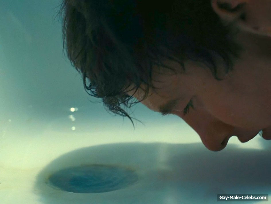 Barry Keoghan nude in Saltburn