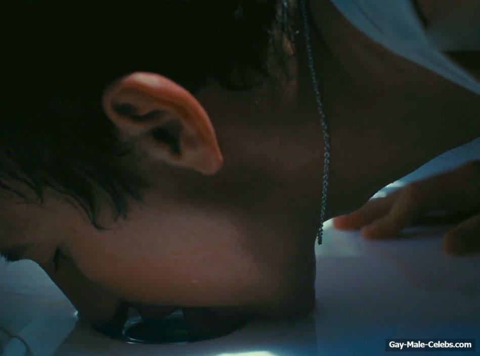 Barry Keoghan nude in Saltburn