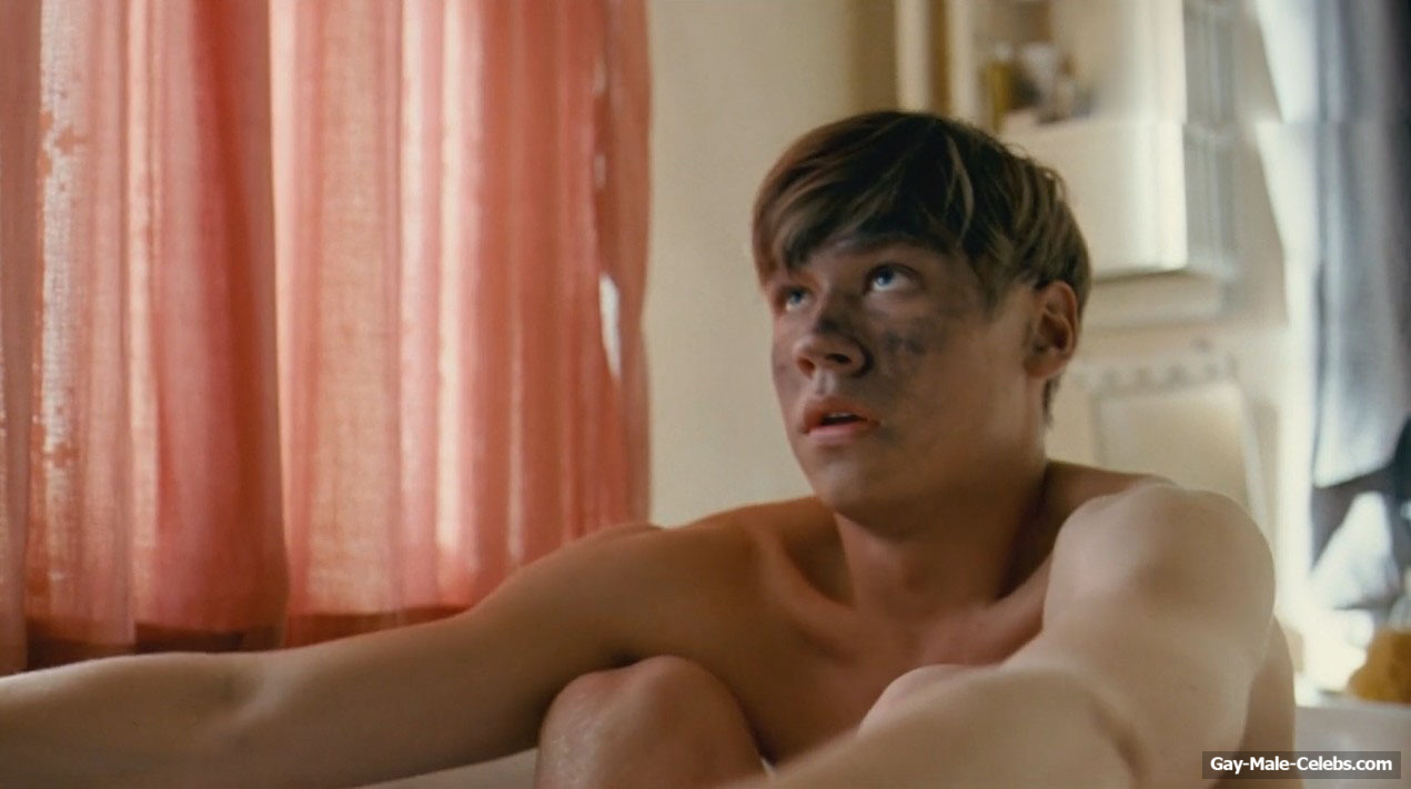 David Kross nude in The Reader