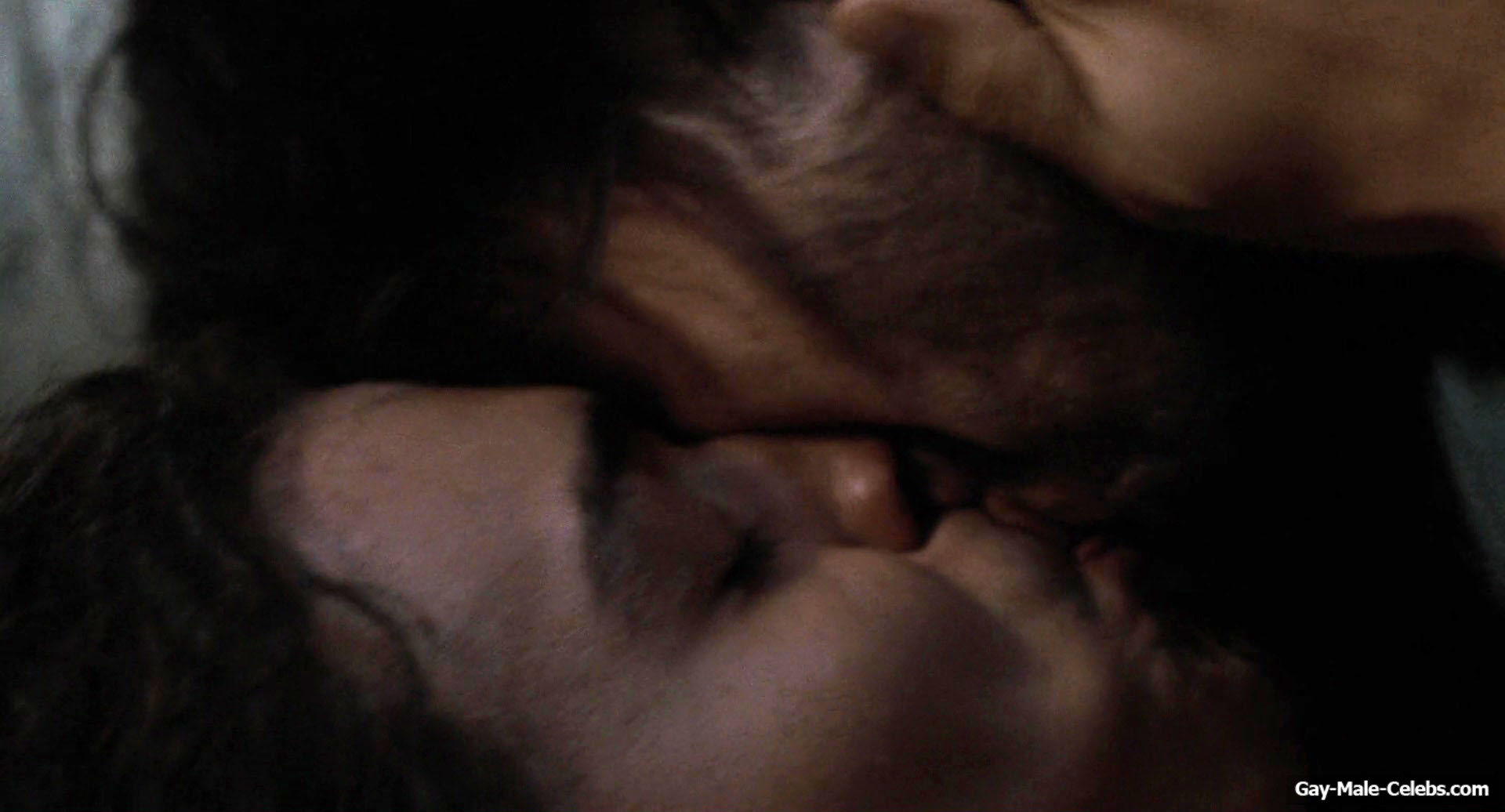 Diego Luna gay sex in Kiss Of The Spider Woman