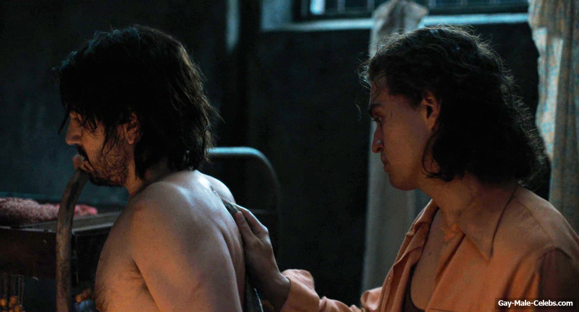 Diego Luna gay sex in Kiss Of The Spider Woman