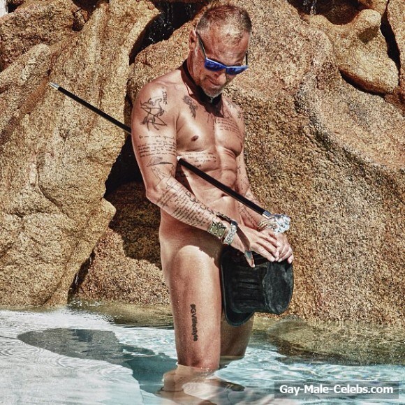 Gianluca Vacchi frontal nude