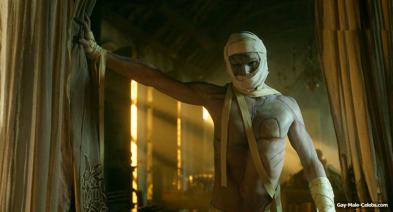 Jacob Elordi Naked Torso And Bulge Scenes in Frankenstein