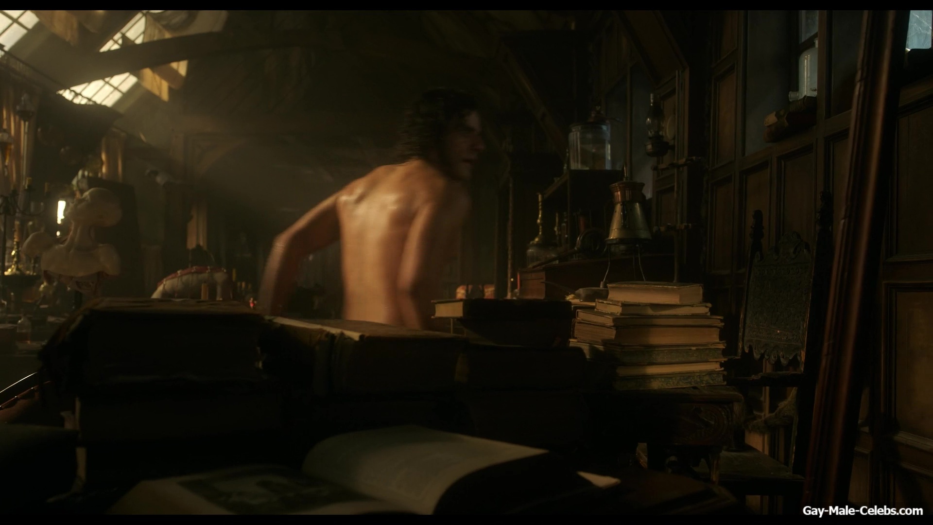 Oscar Isaac nude in Frankenstein
