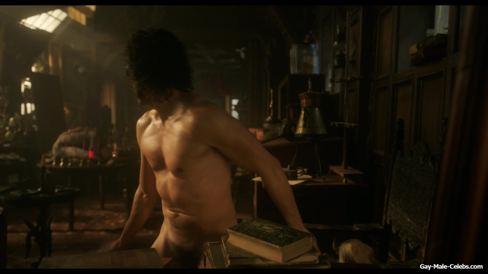 Oscar Isaac frontal nude