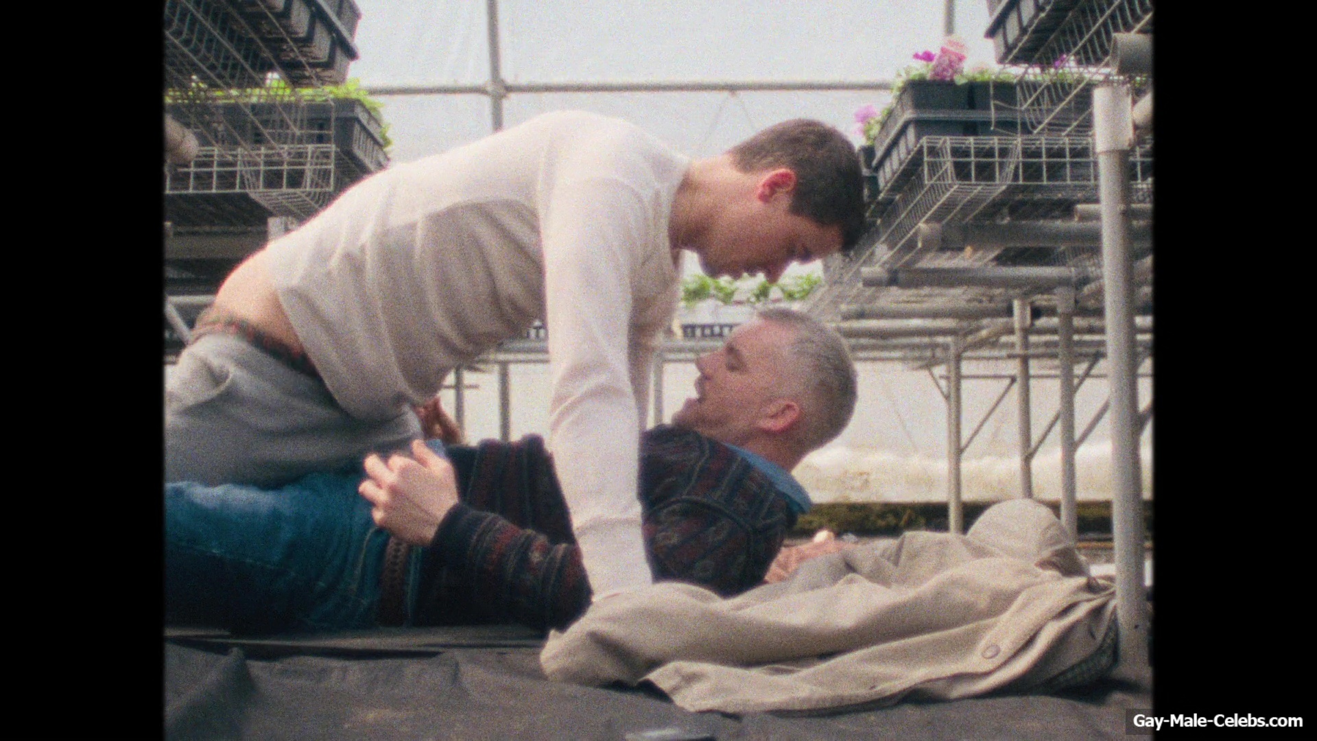 Tom Blyth Goes Nude and Rides Cock in Plainclothes